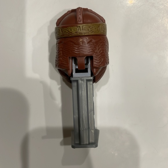 The Lord of the Rings PEZ Collectible - Gimli (Brown & Silver) #B7 1117930 - Picture 11 of 16